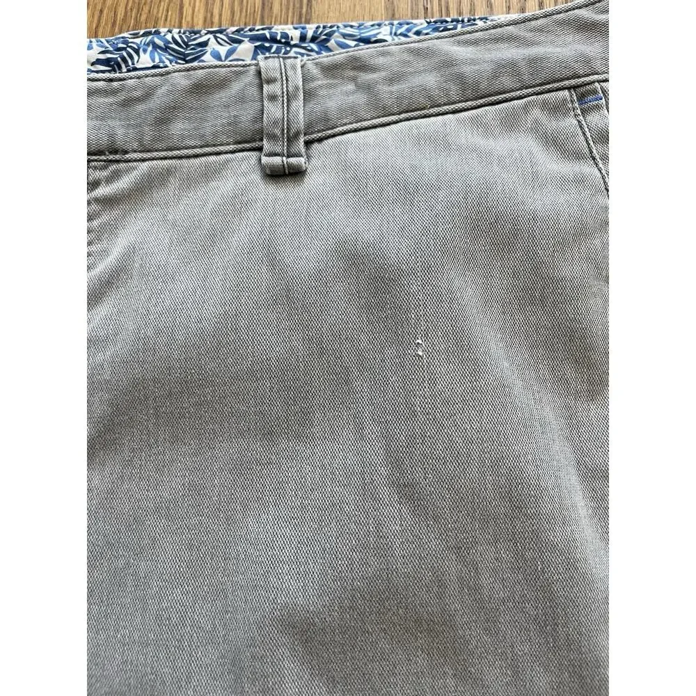 Lot of 2 Tommy Bahama Shorts Mens 42 Gray Khaki Chino Flat Front Stretch Casual